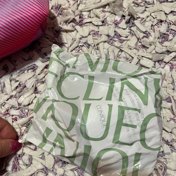 NEW Clinique 8pc Kit Cleaning Balm Face Soap Moisture Mask Eyeliner Mascara Bag - Picture 13 of 16